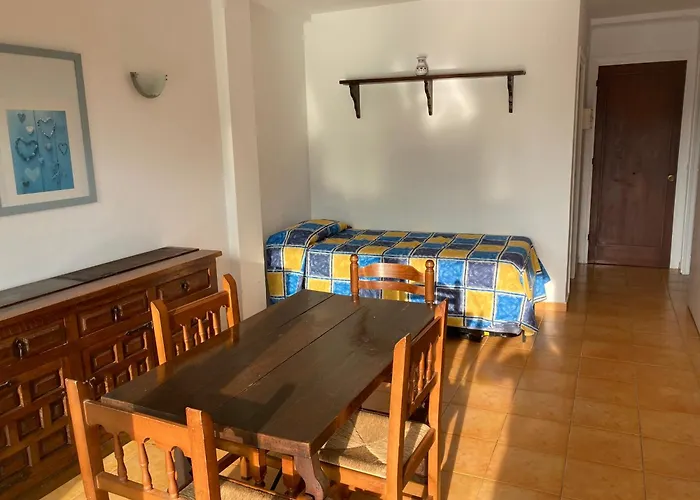 Bertur Cala Llevado *